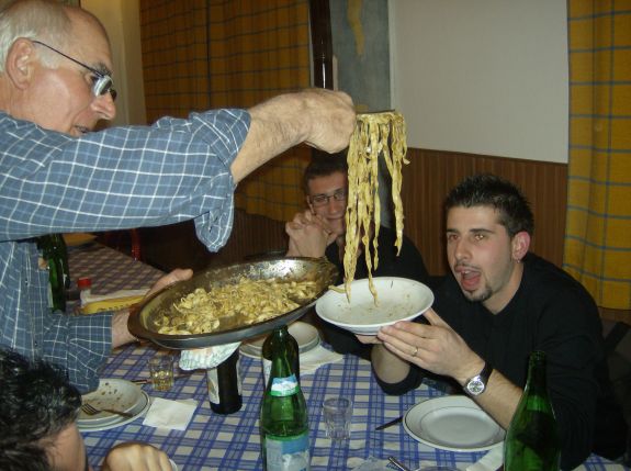 album/supercena_26_10_2007/cicci_tagliatelle.jpg